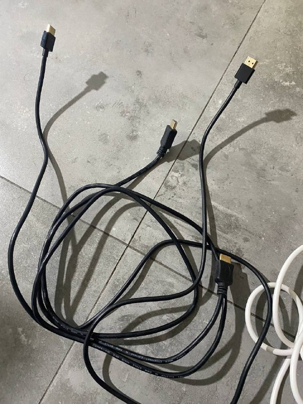 Чёрный и коричневый ремни, Оперативная память, Адаптеры WiFi и HDMI