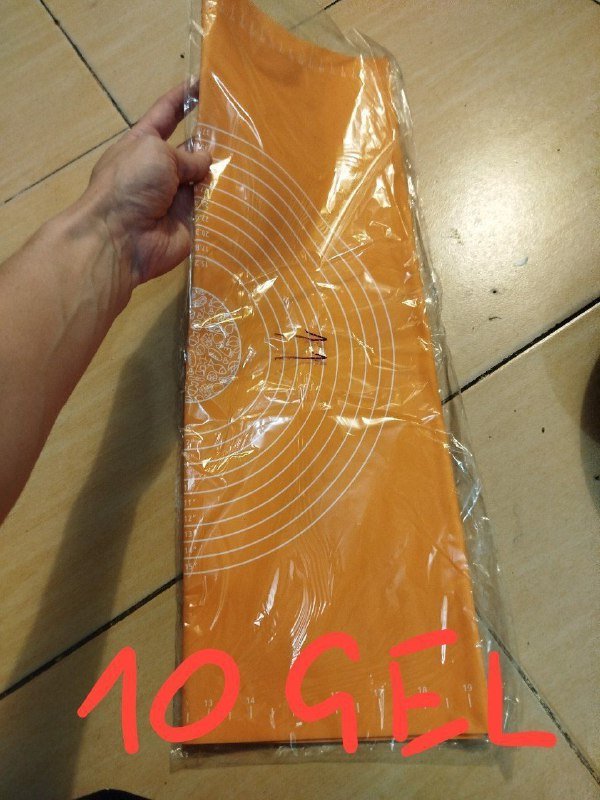 бутылка для масла, пицца-нож, форма для яиц пашот, коробка для чайных пакетиков, ложка металлическая для мороженого, скотч, коврик силиконовый для выпечки, диспенсер для жидкого мыла 9