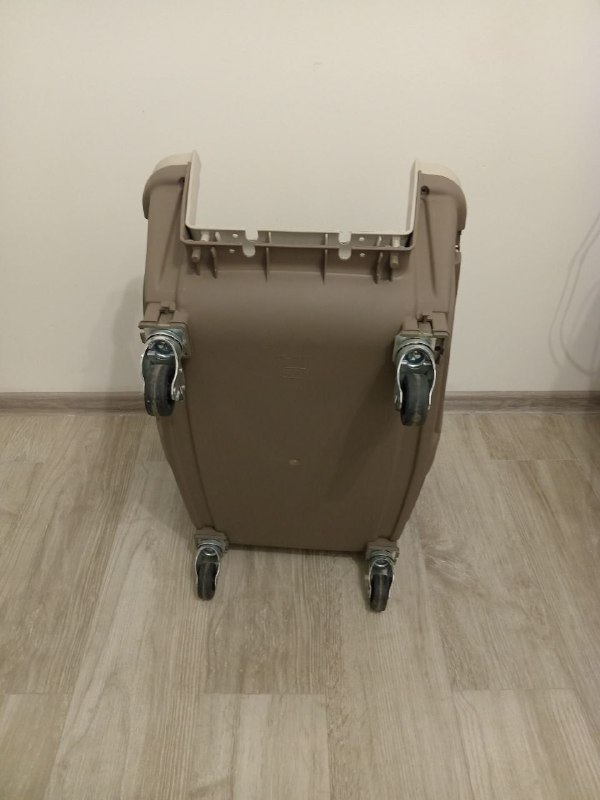 Переноска авиабокс для собаки на колёсах до 30 кг 2