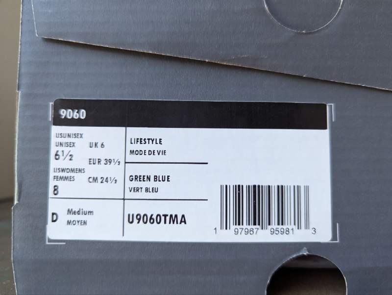 Женские кроссовки New Balance 9060 6