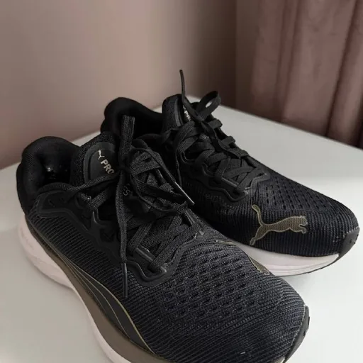 Кроссовки PUMA, размер 37.5