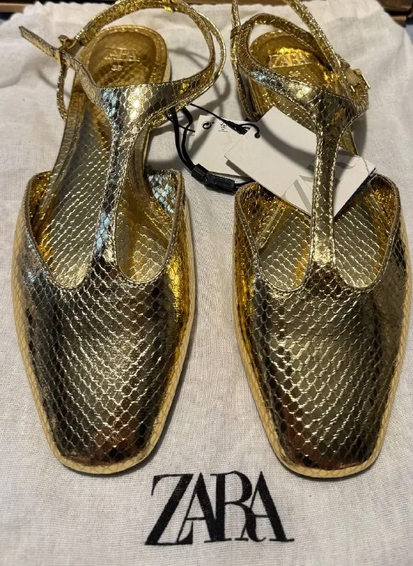 Золотые женские туфли Zara 1