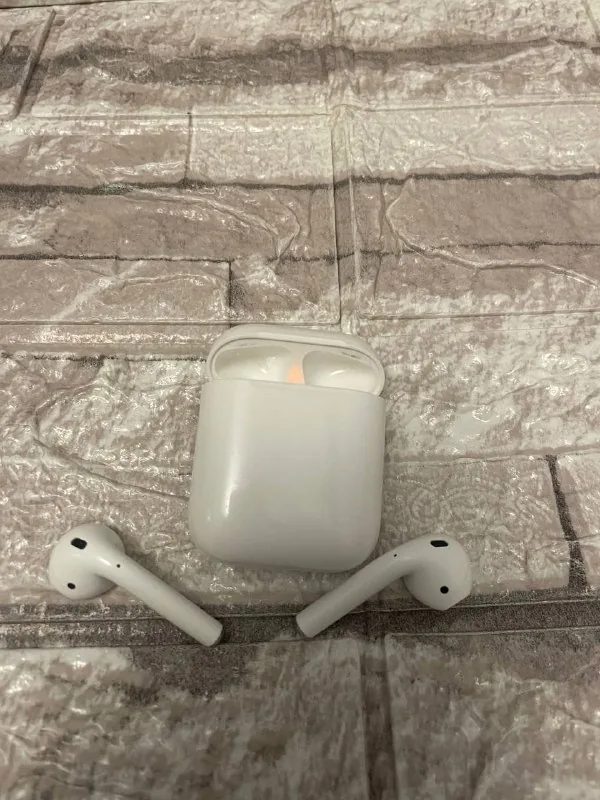 AirPods 1-го поколения 1