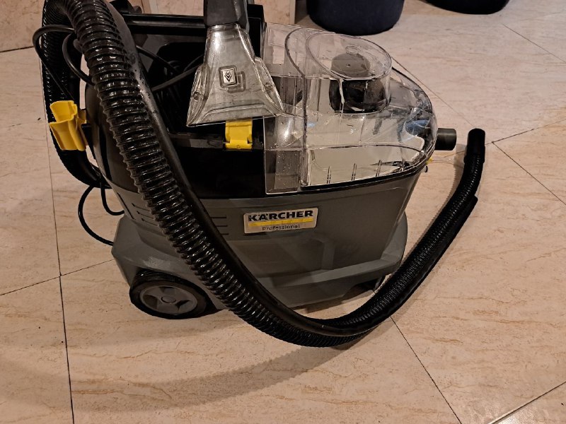 Пылесос Karcher Puzzi 8/1 Professional для мебели и ковров