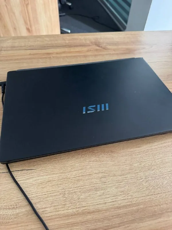 MSI Modern 15 B12M 1
