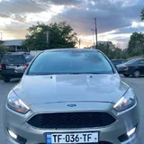 Ford Focus SE 8
