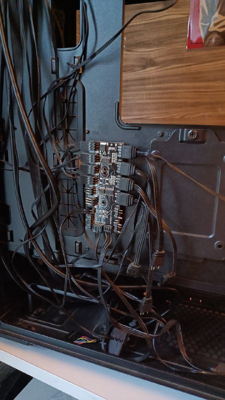 Кейс Genesis gaming irid 515 с вентиляторами и хабом 5