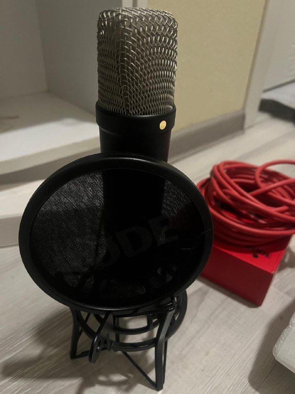 микрофон NT1-5TH, звуковая карта, аксессуары, кабели 6