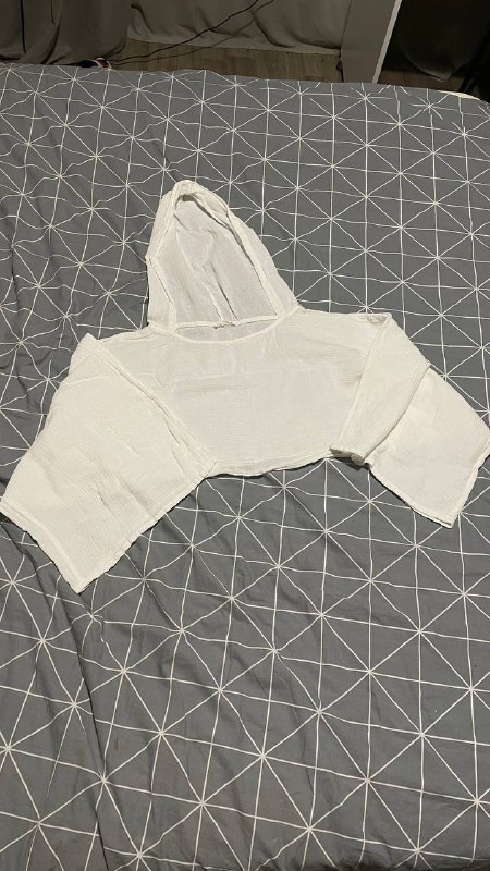 Короткий топ с длинными рукавами и капюшоном 4
