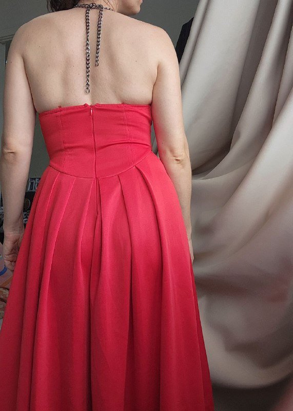 Шикарное красное платье размер 42–44 4