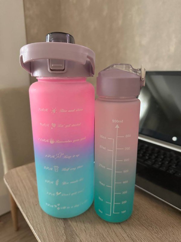 Две бутылочки 900 мл и 1500 мл