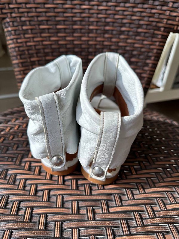 Женские белые кожаные сандалии 37 размер Италия 2