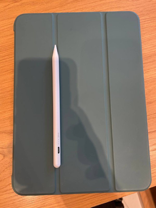 iPad 11 с чехлом, 2 защитными стеклами, кабелем и пенселом 6