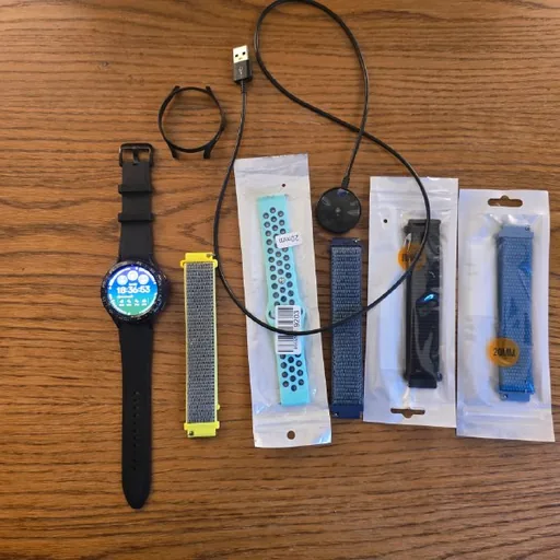 Samsung Galaxy Watch4 classic 46mm LTE, ремешки, зарядка