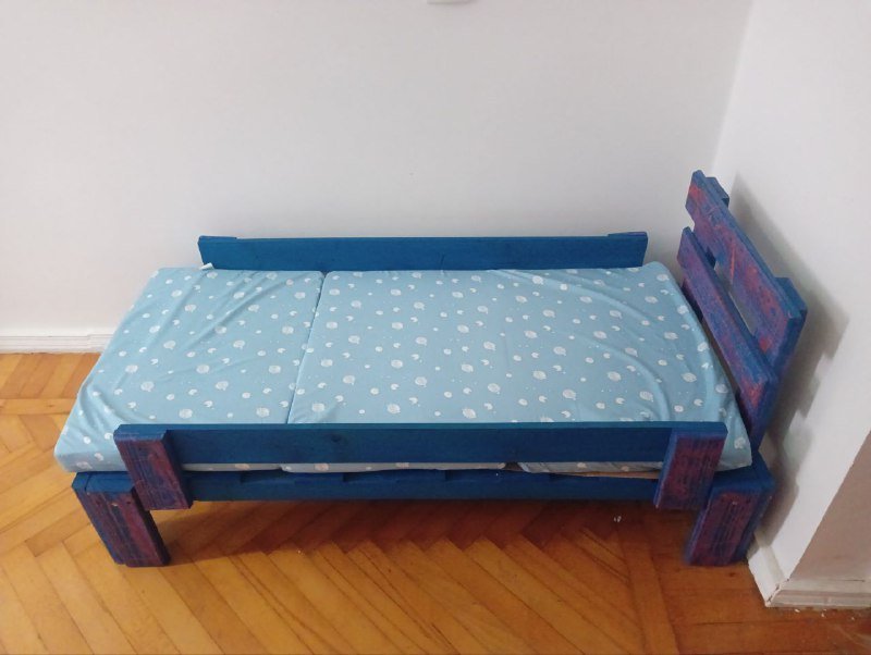 Детская кровать с матрасом 120x60 см