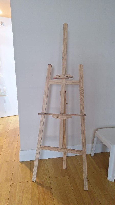 Деревянный мольберт