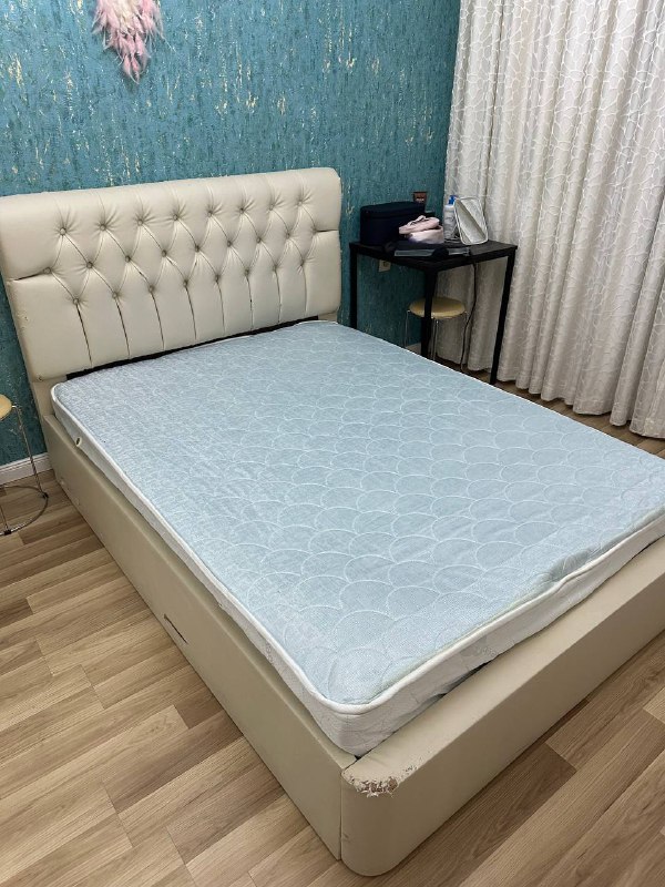 б/у кровать 140/200 с матрасом