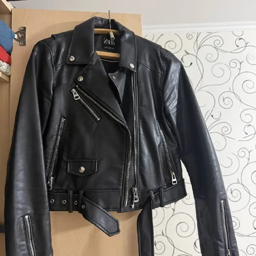 Косуха Zara, пиджак в клетку, рубашка Temu, джинсы Zara и Befree, топ New Yorker
