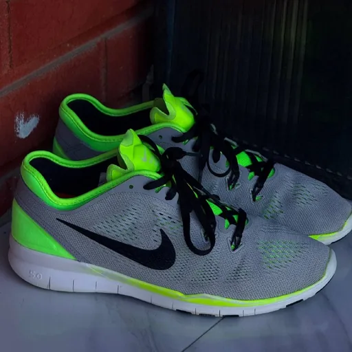 Серые кроссовки Nike Free TR FIT5 для фитнеса