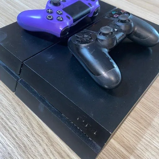 PS4, два контроллера