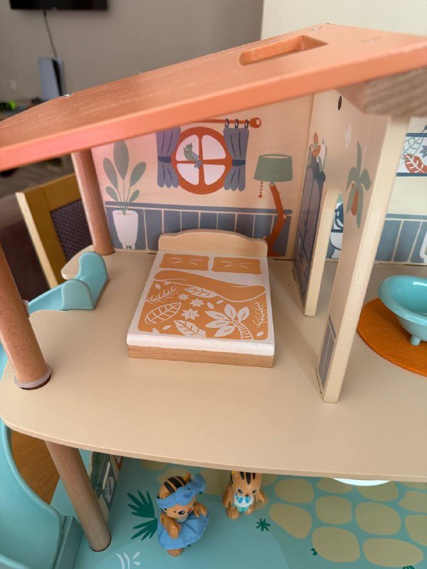 Домик от Hape с мебелью и фигурками 4