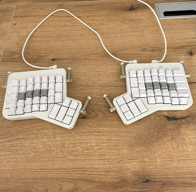 Механическая сплит клавиатура Ergodox EZ