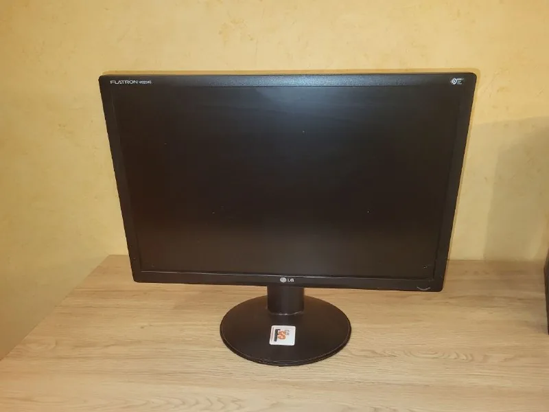 Монитор LG Flatron W2234S