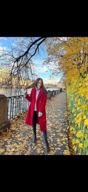 Пальто красное женское 2