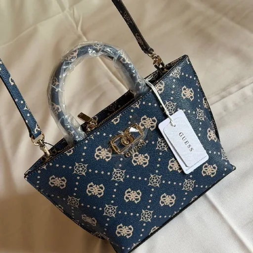 Сумочка GUESS
