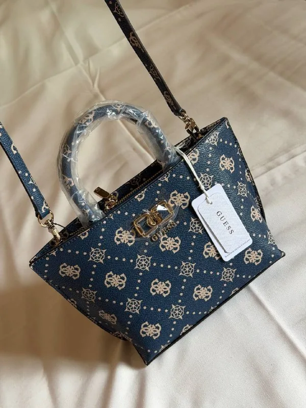 Сумочка GUESS 1