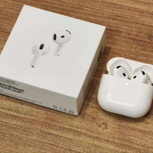 Apple AirPods 4 ANC