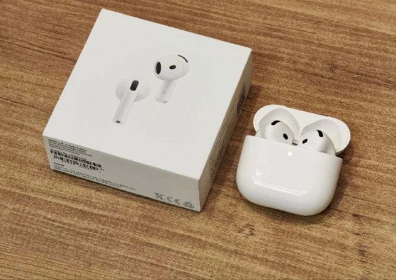 Apple AirPods 4 ANC 1