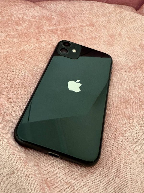 iPhone 11 128GB с оригинальным проводом 2