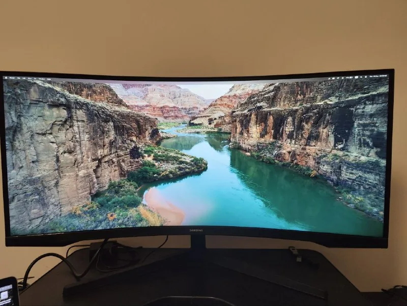 Samsung Odyssey G5 монитор 1
