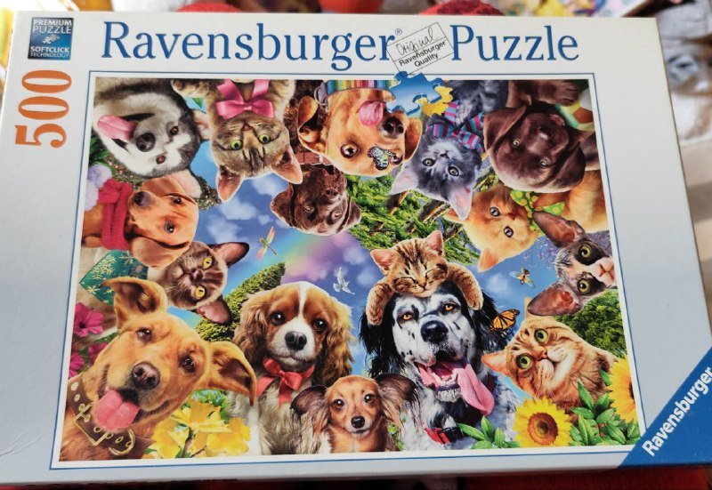 2 коробки с детскими изображениями