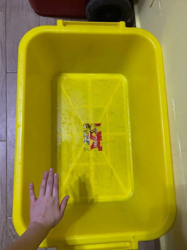 Контейнеры мусорные, емкости, инструменты и карабины 7