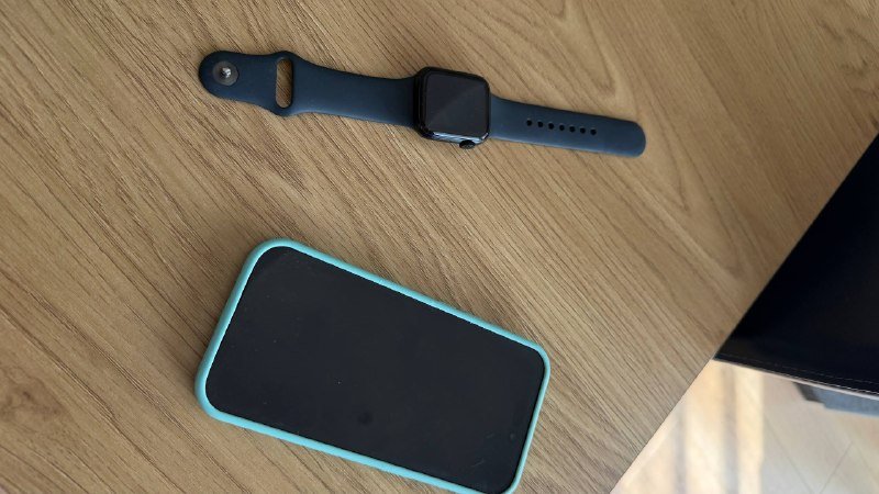 iPhone 15 Pro 128 GB, Apple Watch SE