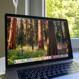 MacBook Pro 15 i7 16GB 512GB 6