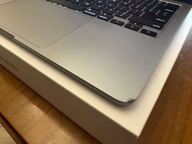 MacBook Air 13 M2 8GB 512SSD 6