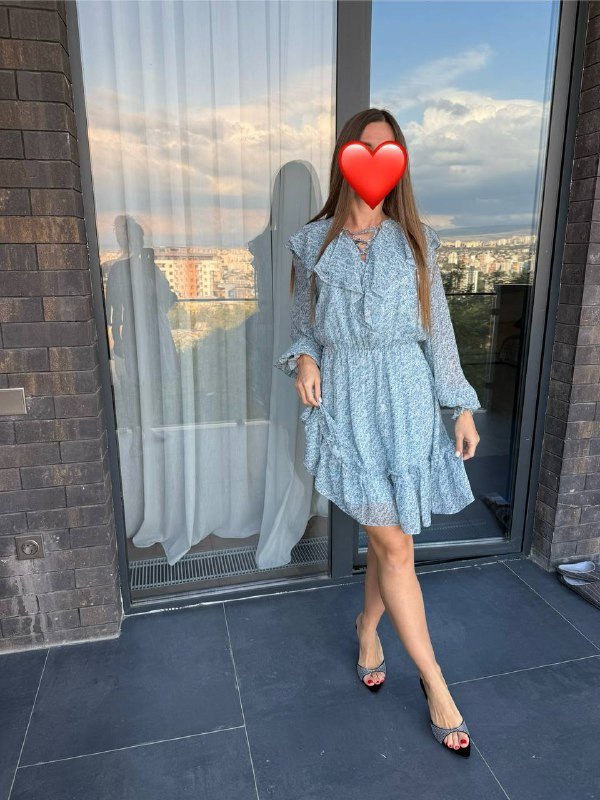 Голубое платье с цветочным принтом, размер S