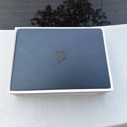 MacBook Air 13,6 дюйма M4, 16 ГБ, SSD 512 ГБ