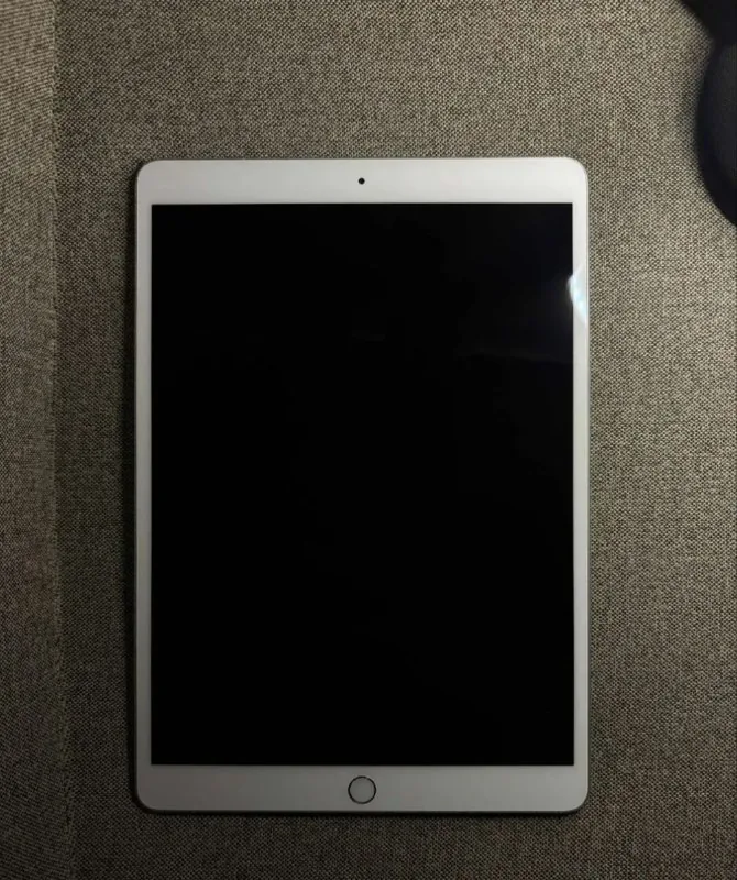 iPad Pro 10.5 256 ГБ Wi-Fi Cellular 1