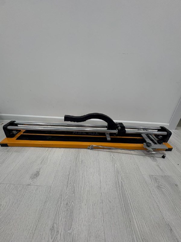 Пылесос, шуруповерт, фен, лазерная рулетка, миксер, перфоратор, вибро присоска, плиткорез, прожектор, струпцины, полированная машина 9