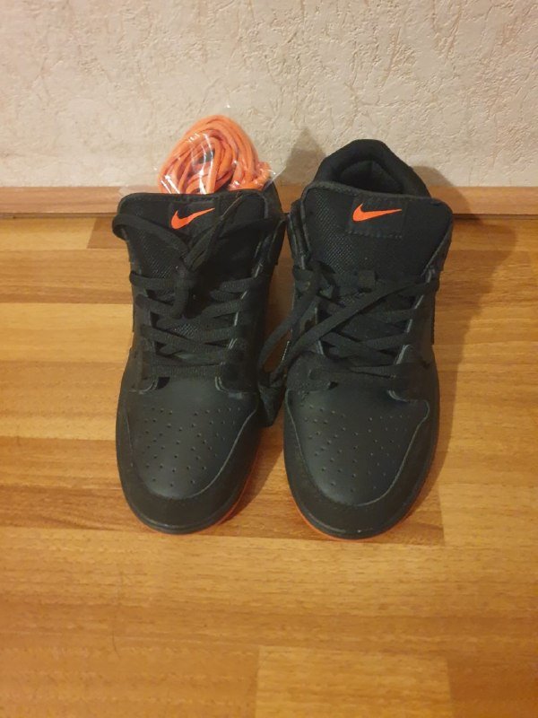 Nike SB Dunk Low Black Pigeon