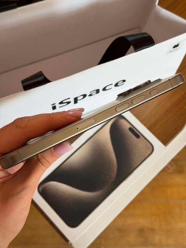 iPhone 15 Pro Max 256 GB 4