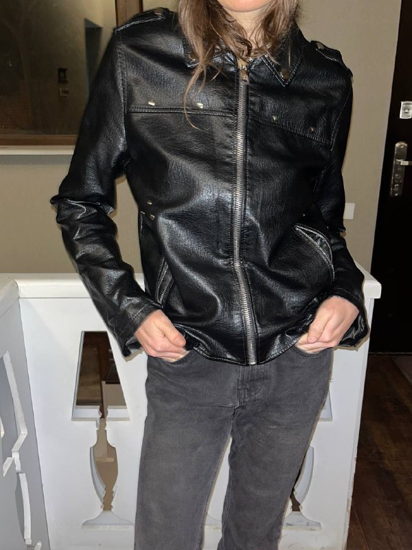 Пуховик Penfield Rockwool, кожаная куртка Meridian, куртка Emporio Armani, кожаный плащ 3