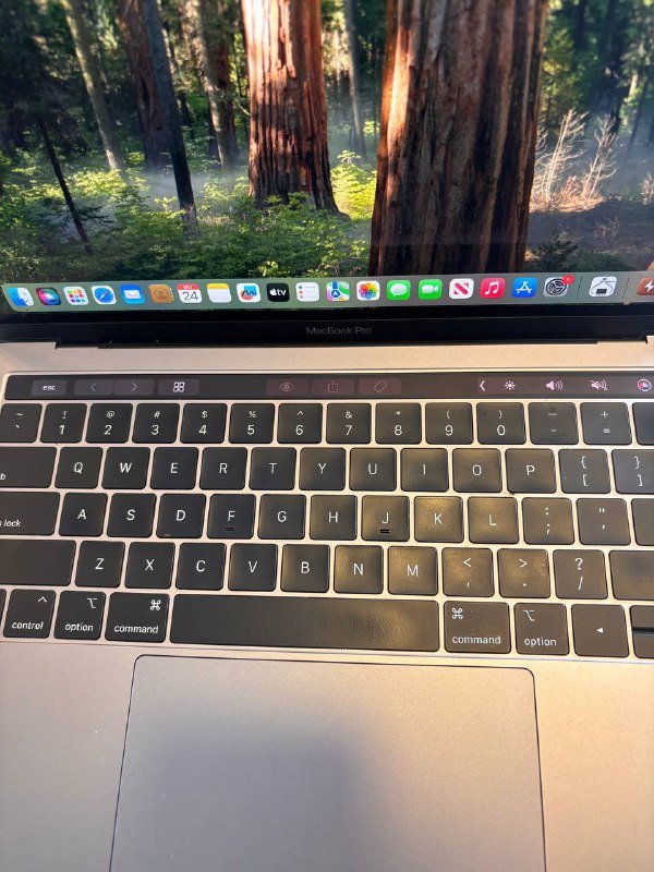 Macbook pro 2019 i5 16/256 6