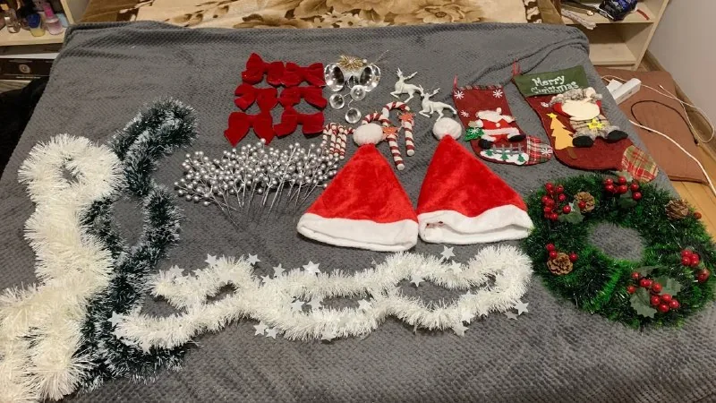 Новогодние украшения и аксессуары 1