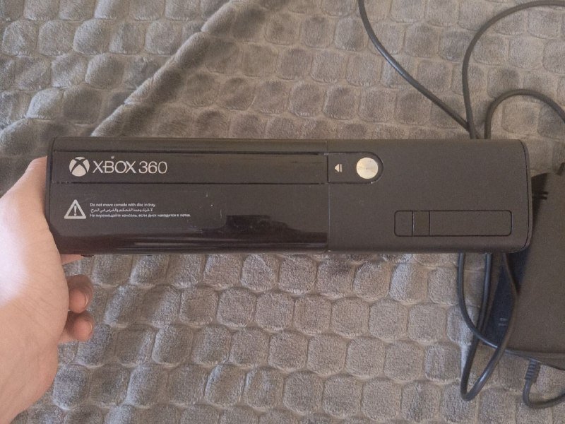 Игровая приставка Xbox 360 500 ГБ с двумя геймпадами