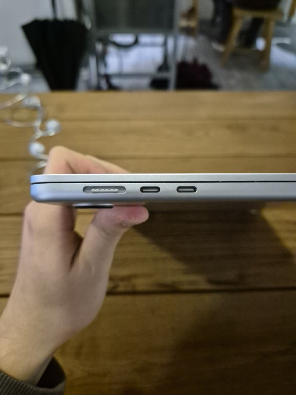 MacBook Air 15” M4 256 GB Space Gray 4